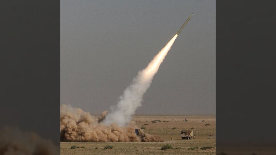 أمير قطر وولي العهد السعودي يدعوان للحوار لوقف التصعيد في المنطقة