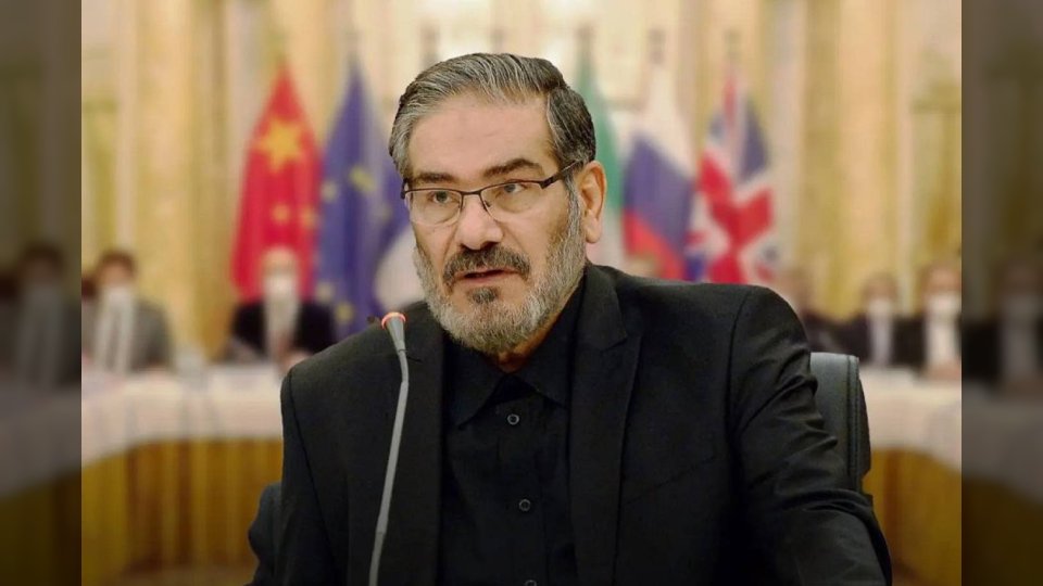 إيران تؤكد رسمياً مقتل علي شمخاني متأثراً بإصاباته في غارات طهران