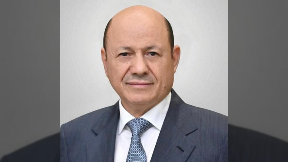 الرئيس العليمي يعزي نائب رئيس البرلمان ووزير الاتصالات في وفاة الشيخ عبدالرحمن باصرة