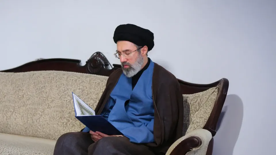 خلافة تحت النار.. مجتبى خامنئي مرشداً لإيران وترامب يتوعده بمصير والده