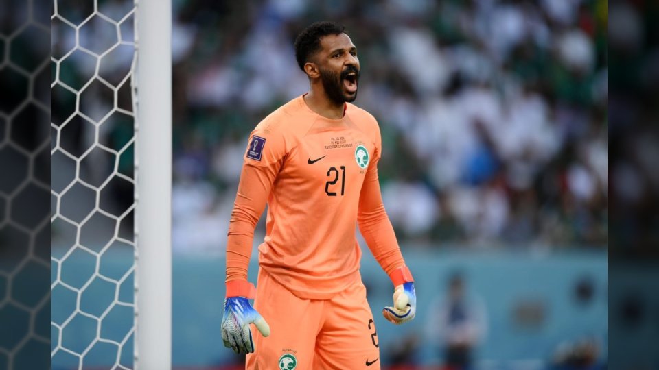 زلزال في حراسة "الأخضر".. كواليس عودة محمد العويس العاجلة بعد صدمة رباعية مصر