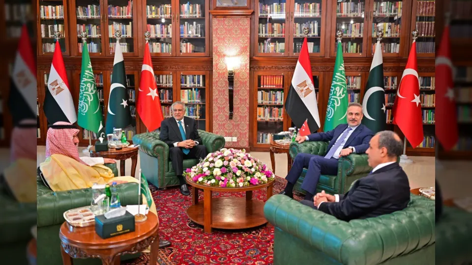 استمر ساعات.. اجتماع إسلام آباد الرباعي يطرح مقترحات لإعادة فتح مضيق هرمز