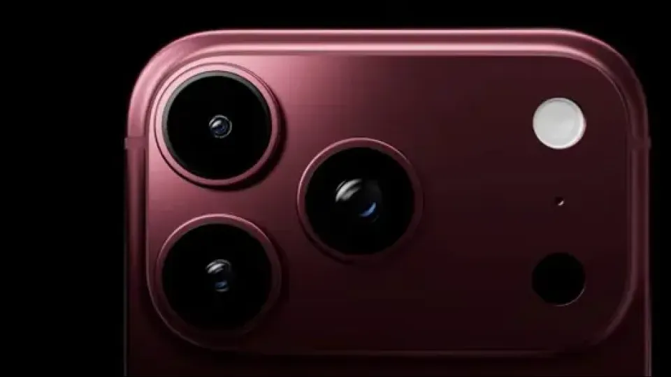 صدمة في مواعيد إطلاق آيفون.. هل تغير آبل استراتيجيتها مع iPhone 18؟