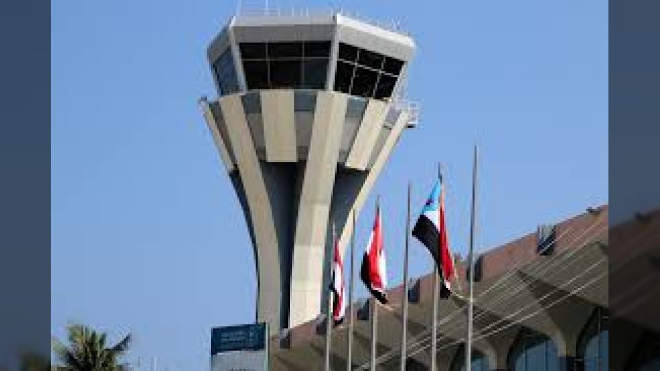 حقيقة هبوط طائرة شحن روسية في مطار عدن.. تفاصيل تكشفها الإدارة