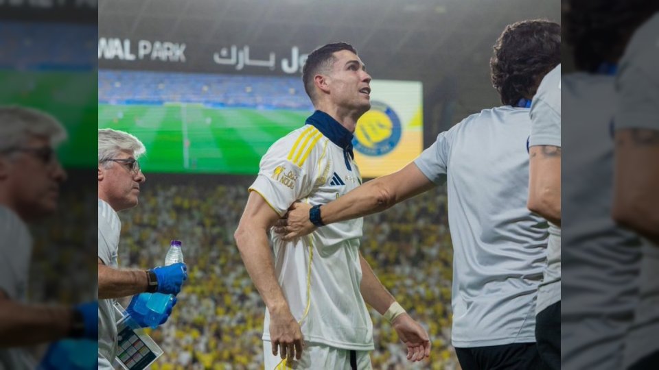 النصر يتوج بطلاً لدوري روشن بعد ثنائية رونالدو ورباعية في ضمك