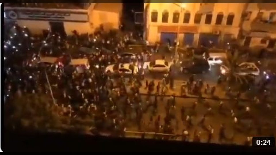 بالفيديو.. مسيرات عفوية وأعلام اليمن تزين شوارع عدن بذكرى الوحدة 22 مايو