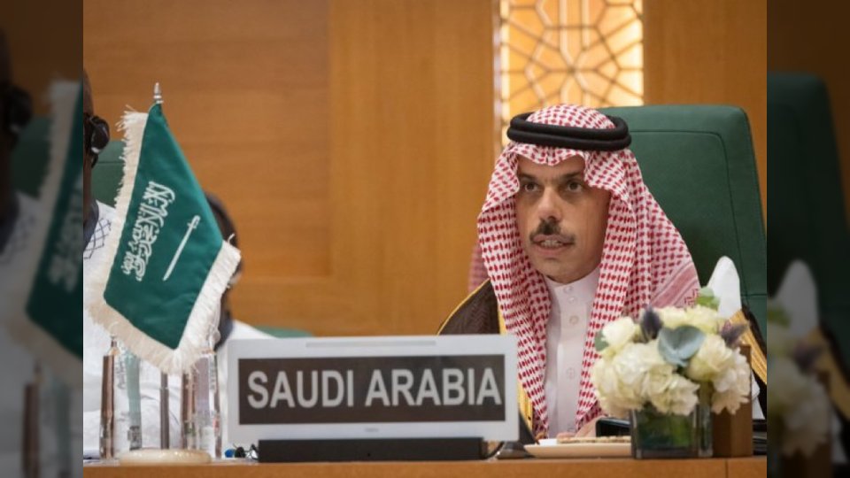 السعودية ترفض فرض أي آليات جديدة في مضيق هرمز وتتمسك بحرية الملاحة