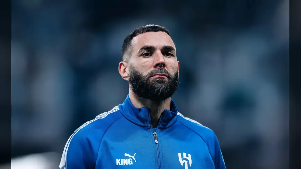 رحيل كريم بنزيما عن الهلال يثير الجدل بين الجماهير