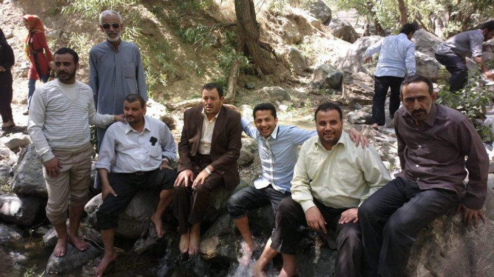 صور نادرة لصالح الصماد وفارس الحباري في إيران ينشرها علي البخيتي