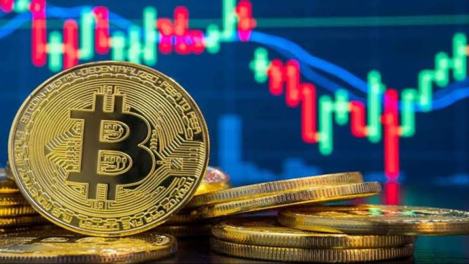 توقعات الفترة القادمة.. سعر بيتكوين يتراجع إلى 62 ألف دولار وسط تقلبات حادة في الأسواق العالمية