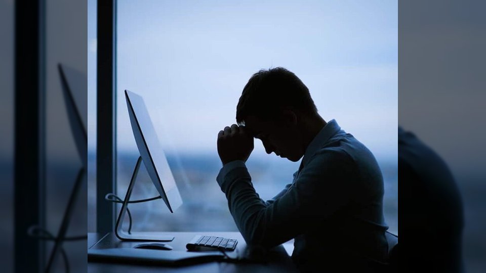 لماذا يشعر الإنسان الحديث بالإرهاق الدائم؟ دراسة تكشف السبب الصادم