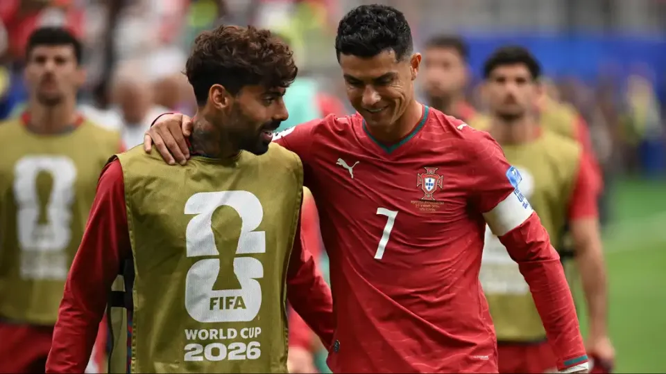 النصر يقترب من ضم سامو كوستا بدعم من رونالدو رغم محاولة الدرعية