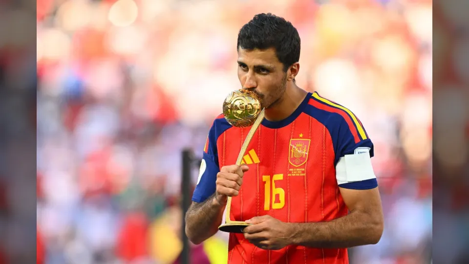 رودري إلى برشلونة مقابل 45 مليون يورو؟ حقيقة العرض المتداول