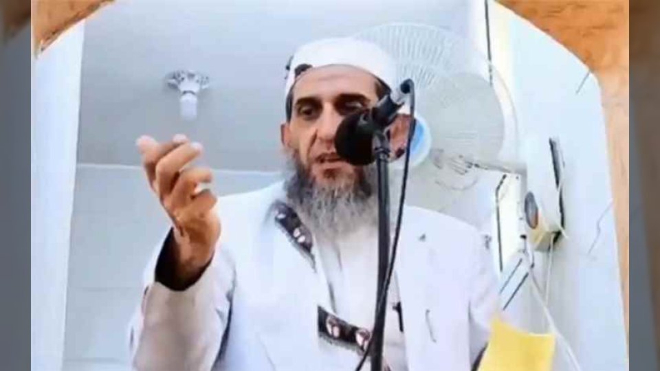 لماذا تحدث الآن؟.. خطبة الشيخ واصل عبادي عن سجون مأرب تثير انتقادات واسعة