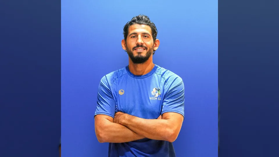 المصري أحمد حجازي مساعداً للمدير الرياضي في نيوم رسمياً