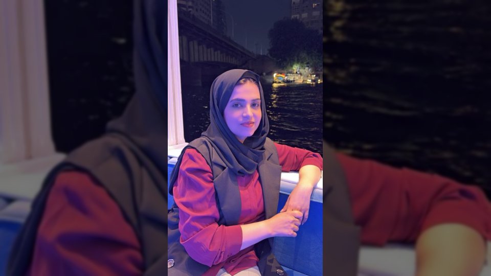 الفنانة اليمنية فاطمة مثنى تتصدر دفعتها في مصر وتحصل على مرتبة الشرف في الغناء