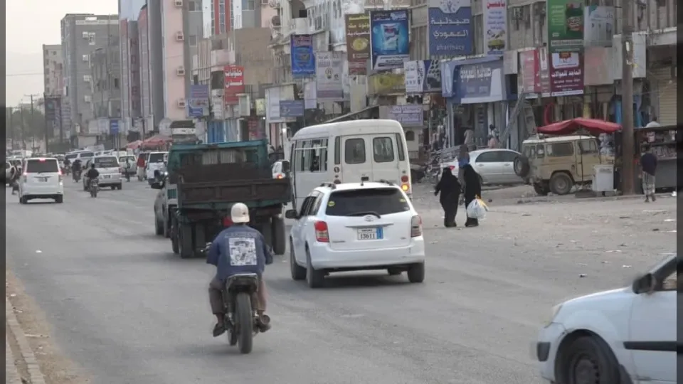 حركة طبيعية في المكلا والمواطنون يتجاهلون دعوة العصيان المدني للإنتقالي