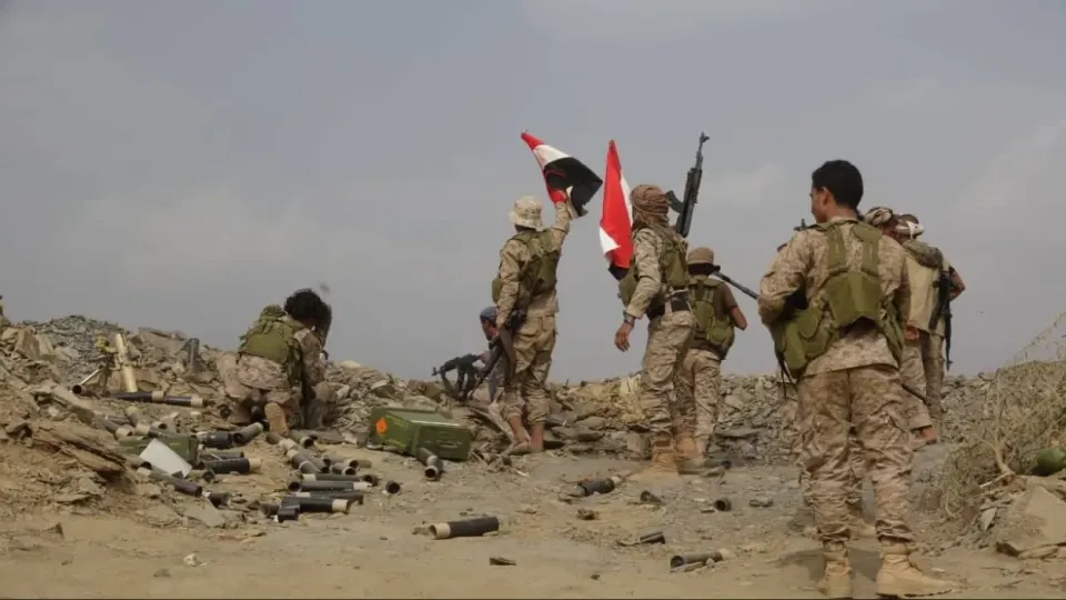 الجيش اليمني يحبط هجوماً حوثياً في جبهة البرح بتعز ويكبد المهاجمين خسائر فادحة