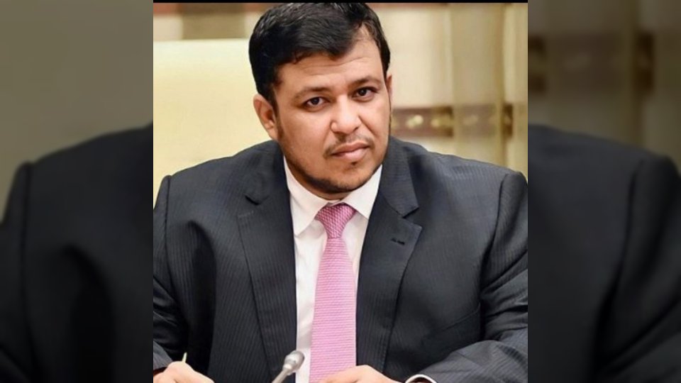 العليمي يكشف أولويات المجلس الرئاسي: حشد الإمكانات لاستعادة الدولة وإنهاء انقلاب الحوثي