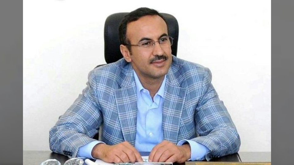 بالتزامن مع اقتراب المعركة الفاصلة.. هجوم حاد من أحمد علي صالح على الشرعية