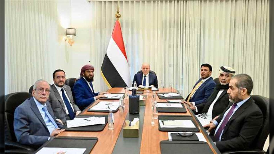 تحركات رئاسية وحكومية لضبط المنافذ ومحاصرة اقتصاد الحوثيين